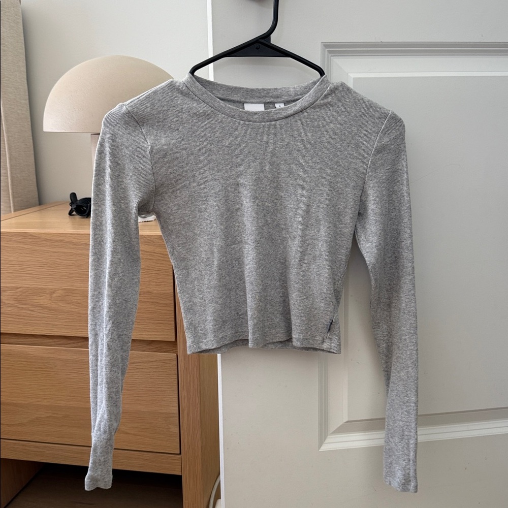 TNA Heather Gray Ribbed Crop Top